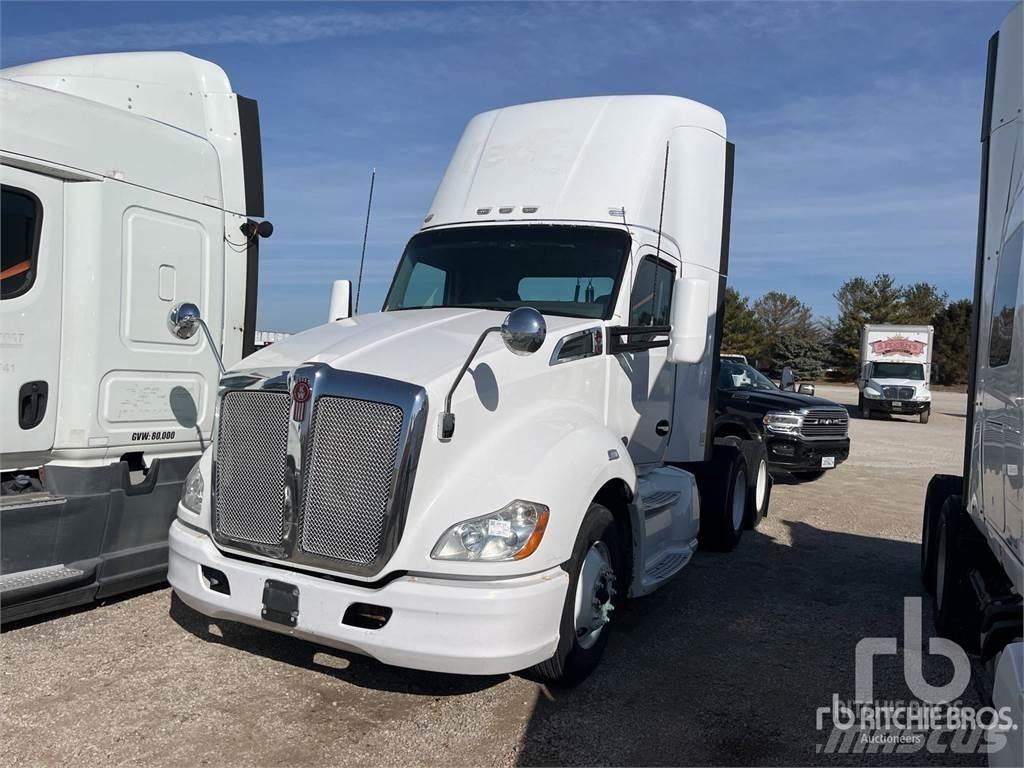 Kenworth T680 وحدات الجر