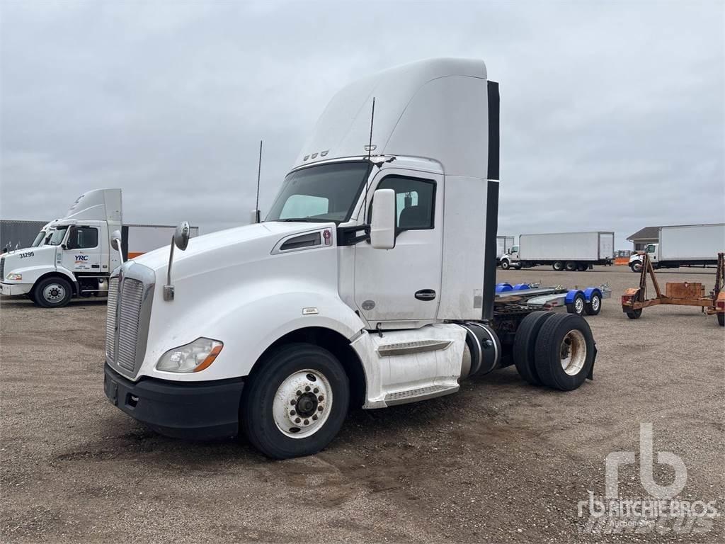 Kenworth T680 وحدات الجر