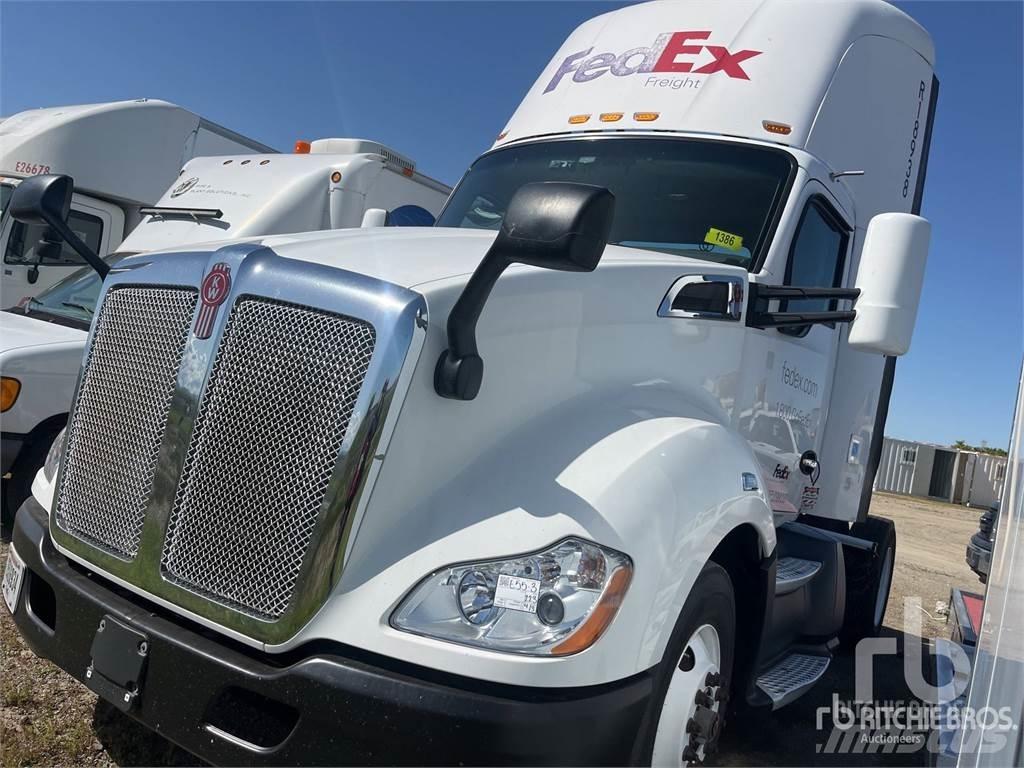 Kenworth T680 وحدات الجر