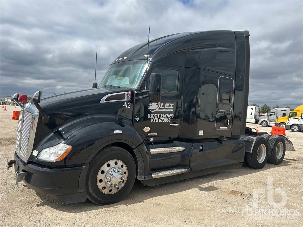 Kenworth T680 وحدات الجر