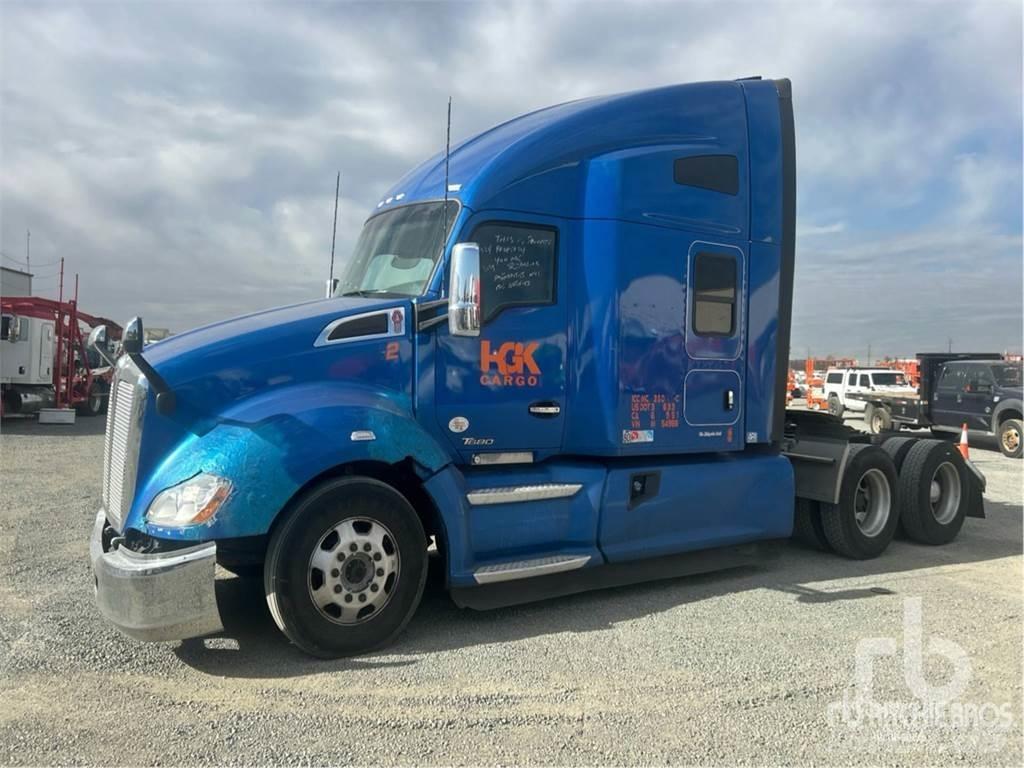 Kenworth T680 وحدات الجر
