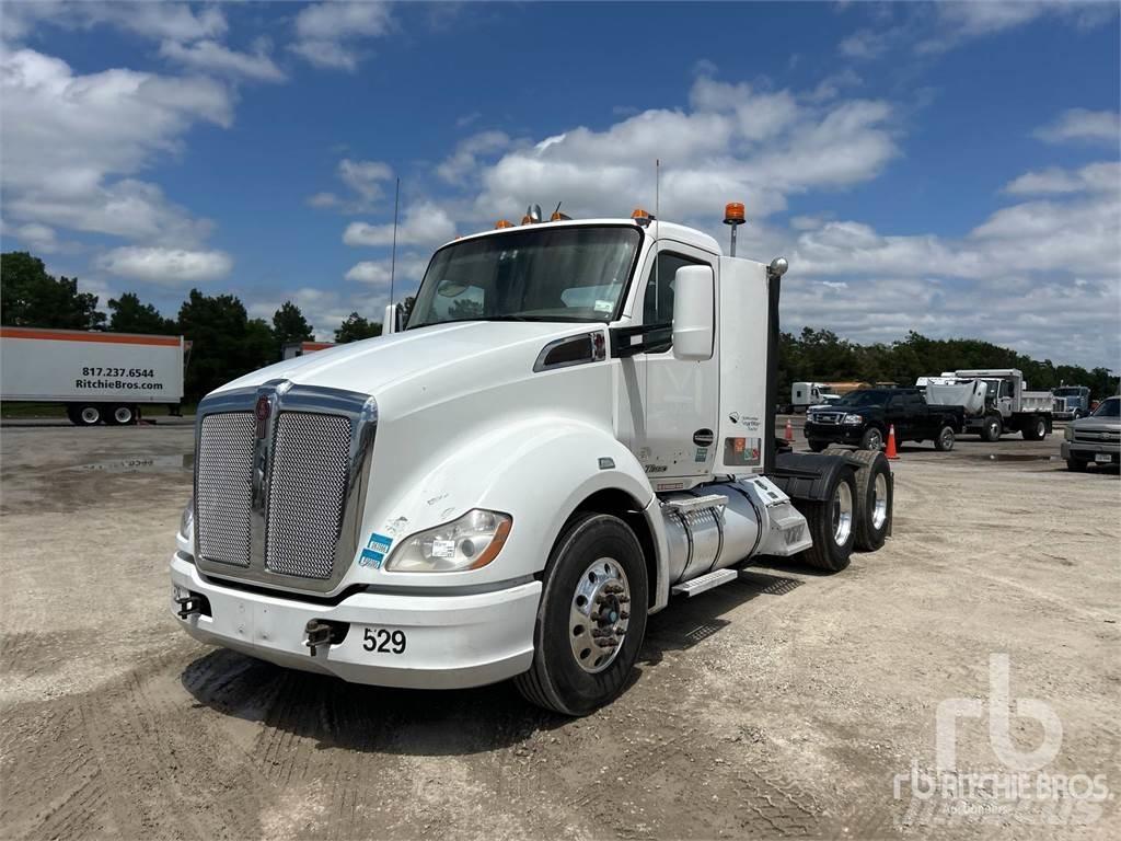 Kenworth T680 وحدات الجر
