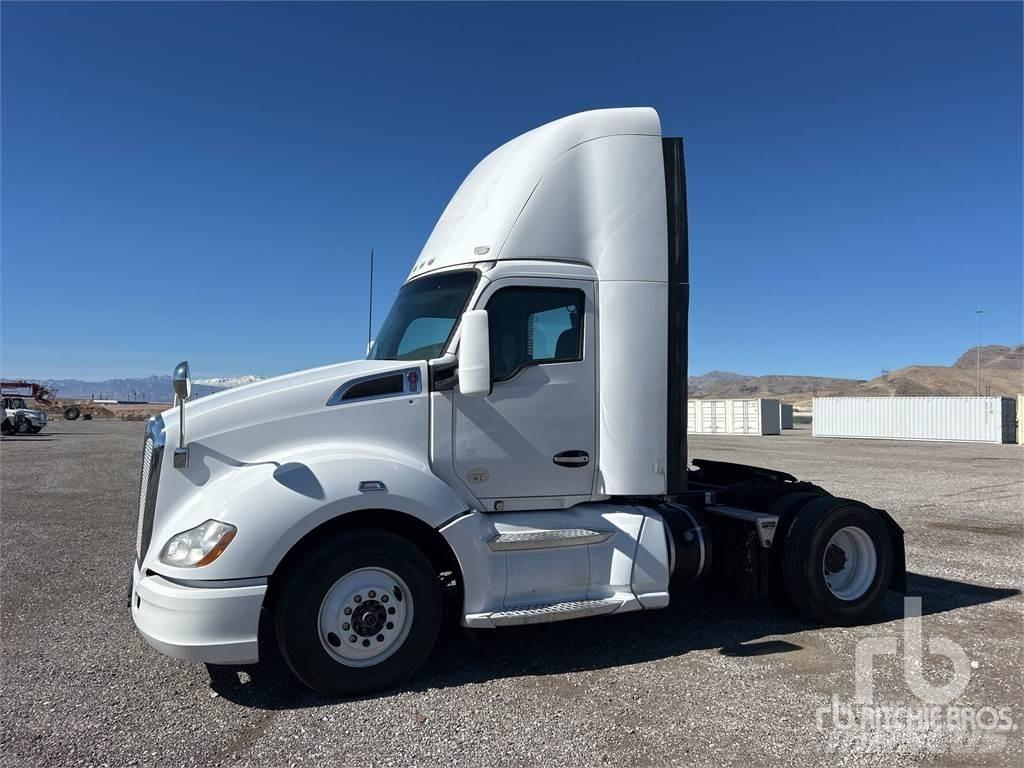 Kenworth T680 وحدات الجر