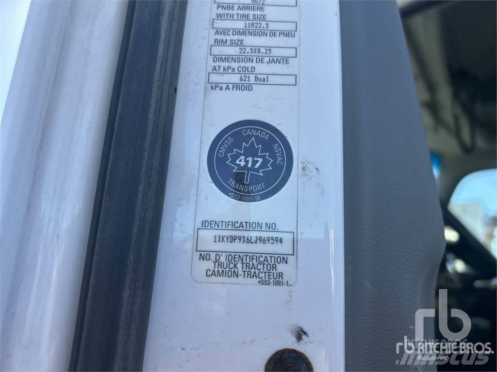 Kenworth T680 وحدات الجر