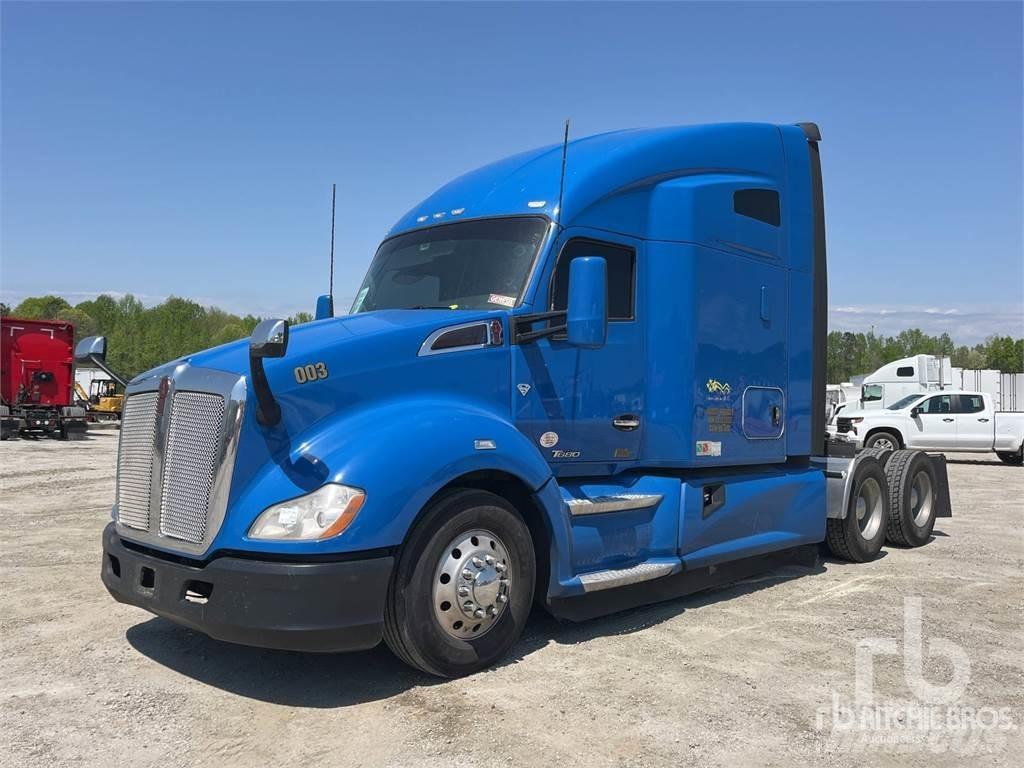 Kenworth T680 وحدات الجر