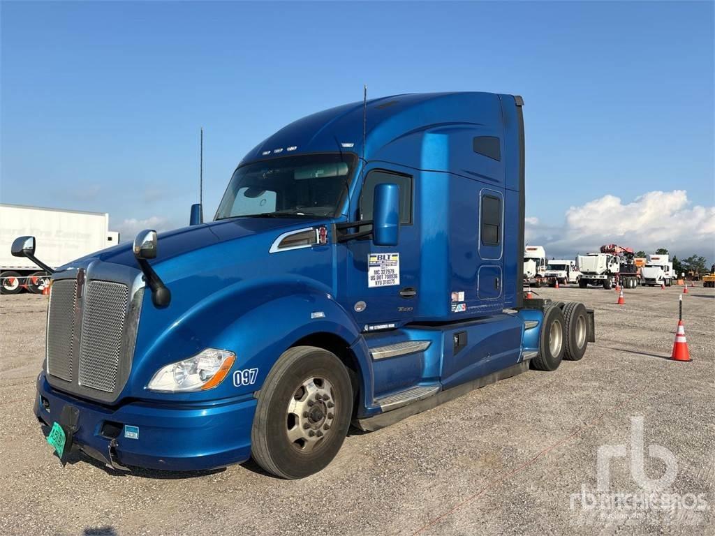 Kenworth T680 وحدات الجر