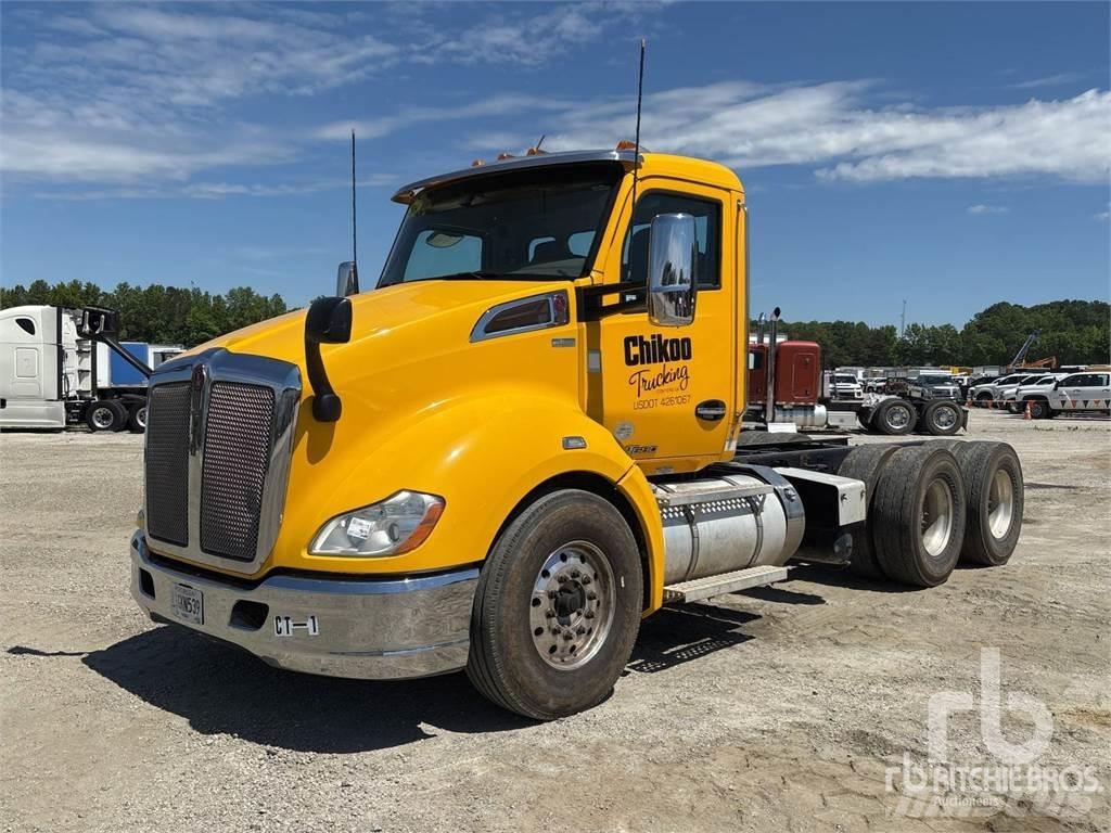 Kenworth T680 شاحنات بمقصورة وهيكل