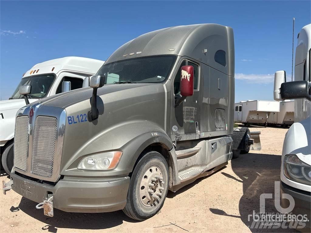 Kenworth T700 وحدات الجر