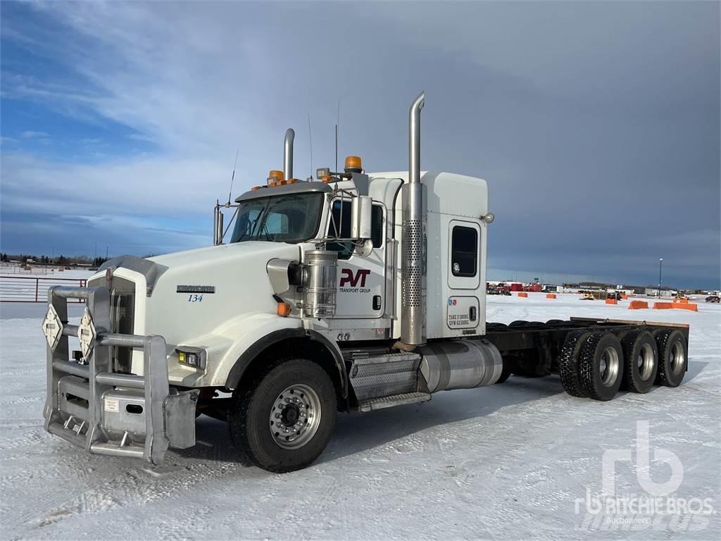 Kenworth T800 شاحنات بمقصورة وهيكل