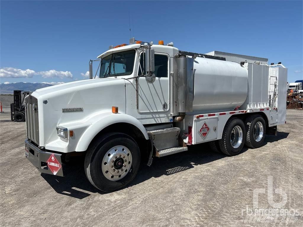 Kenworth T800 شاحنات ذات صهاريج
