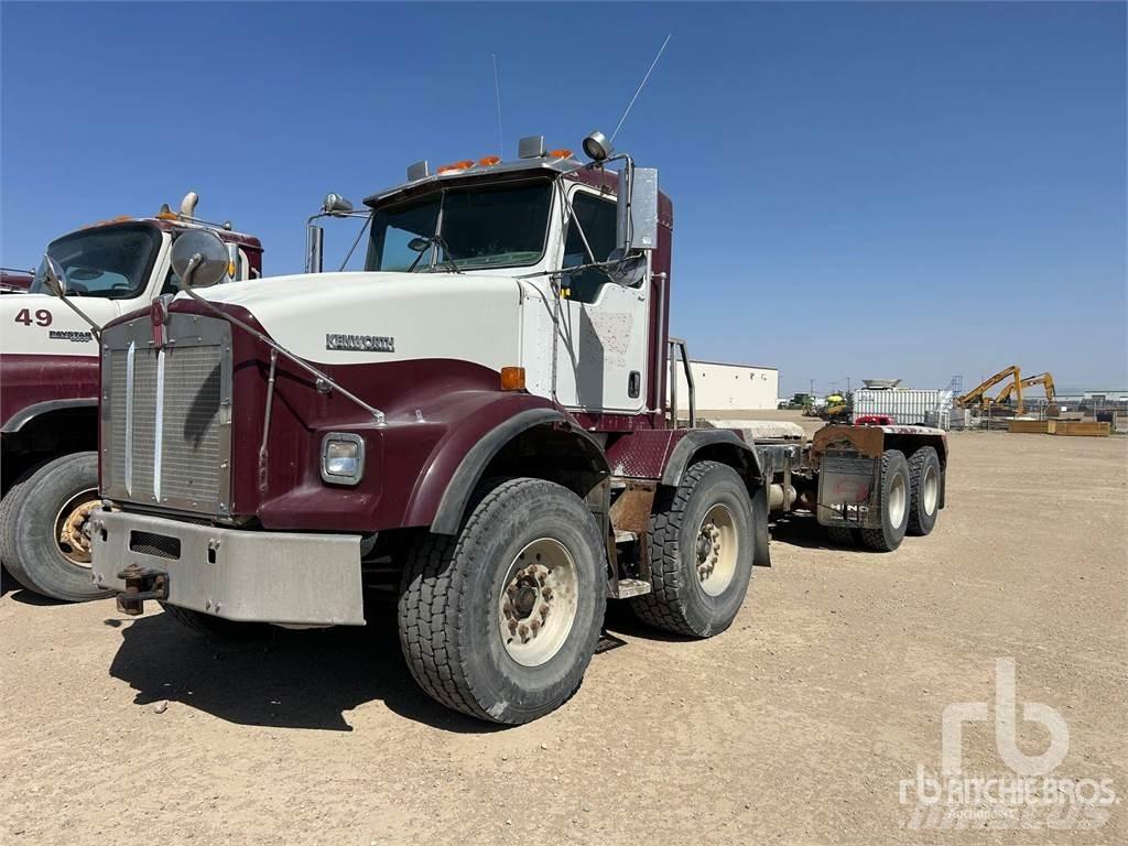 Kenworth T800 شاحنات بمقصورة وهيكل
