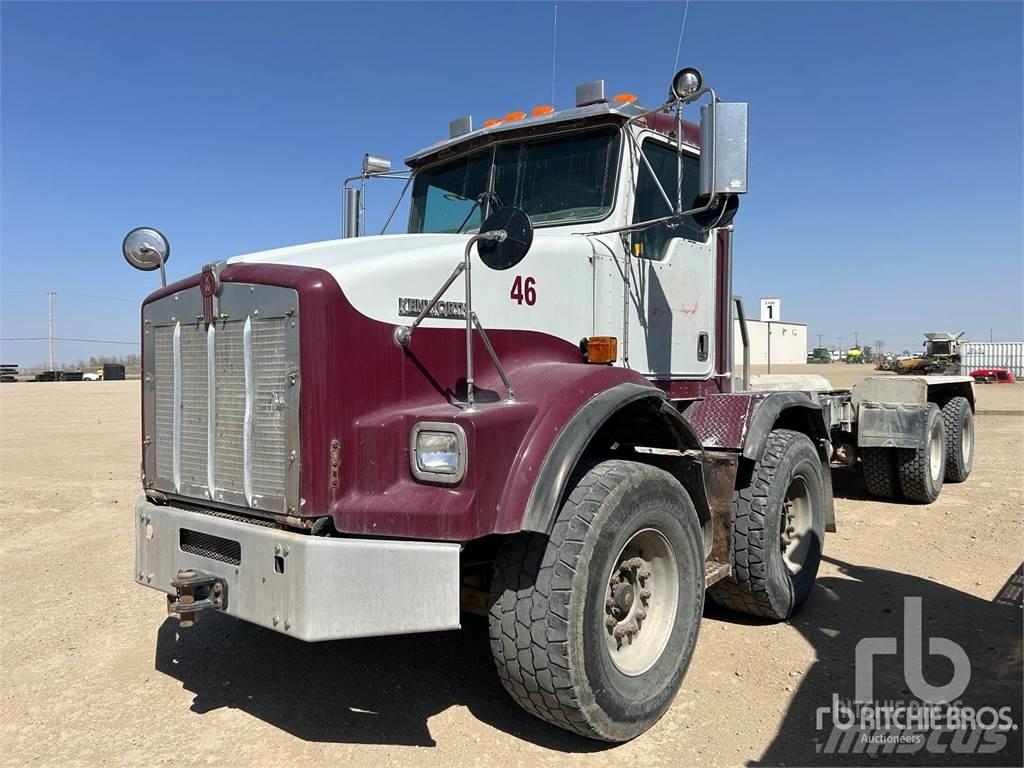 Kenworth T800 شاحنات بمقصورة وهيكل