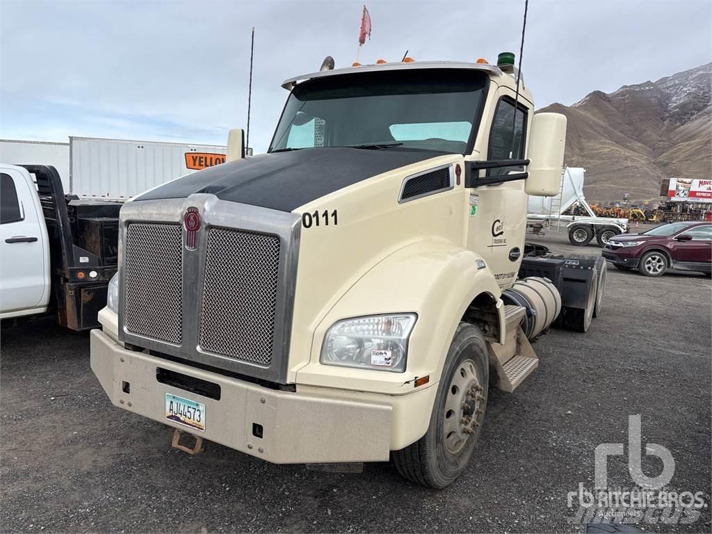 Kenworth T880 وحدات الجر