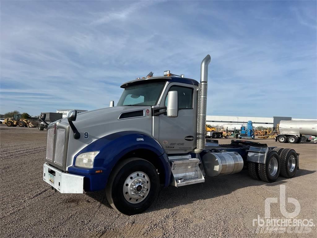 Kenworth T880 وحدات الجر