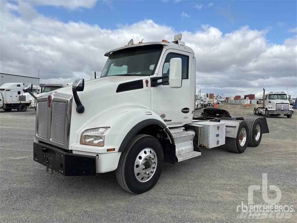 Kenworth T880 وحدات الجر