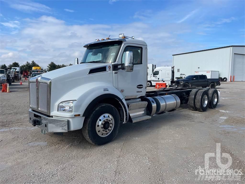 Kenworth T880 شاحنات بمقصورة وهيكل