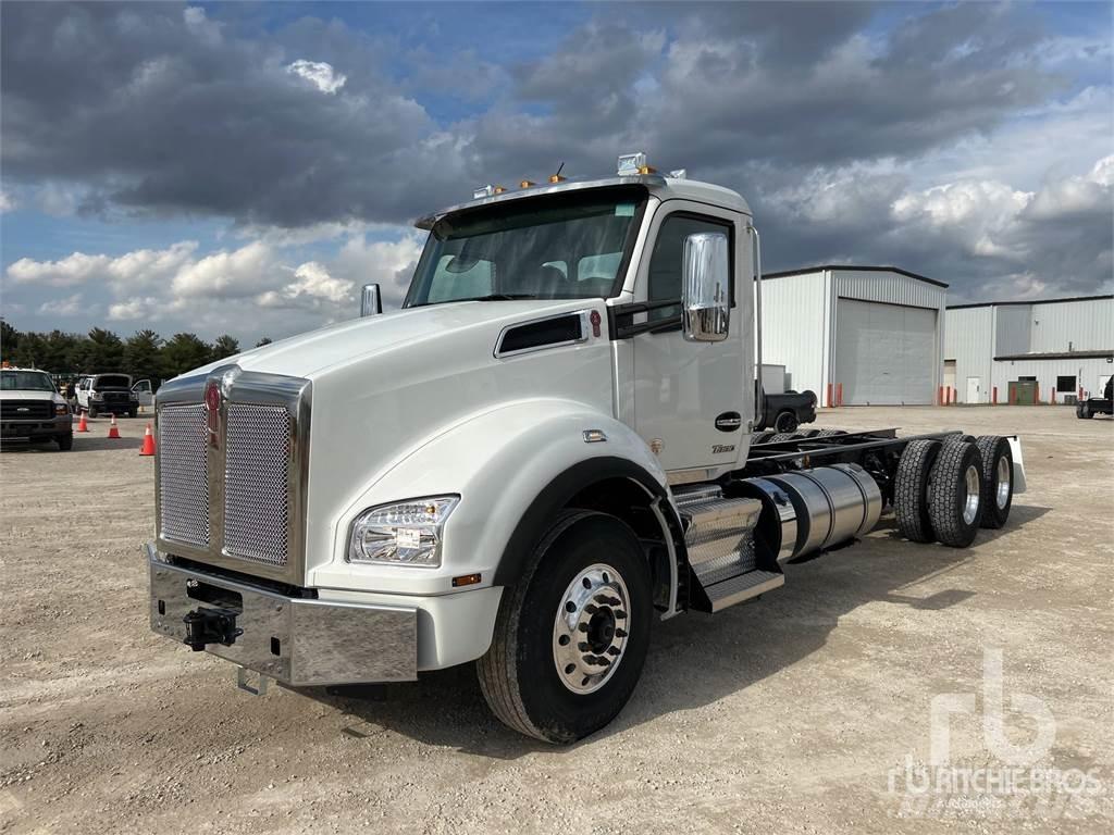 Kenworth T880 شاحنات بمقصورة وهيكل