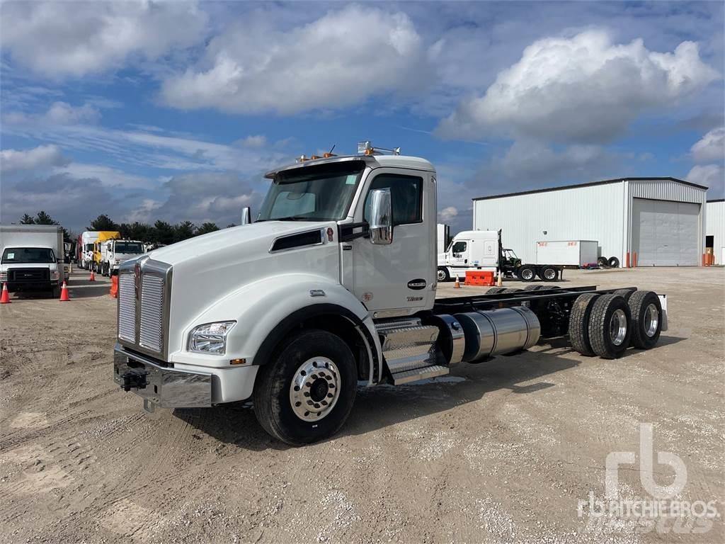 Kenworth T880 شاحنات بمقصورة وهيكل
