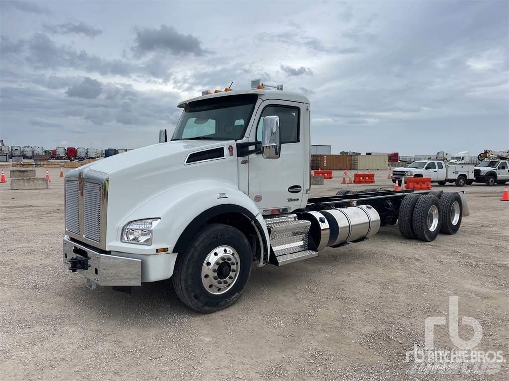 Kenworth T880 شاحنات بمقصورة وهيكل