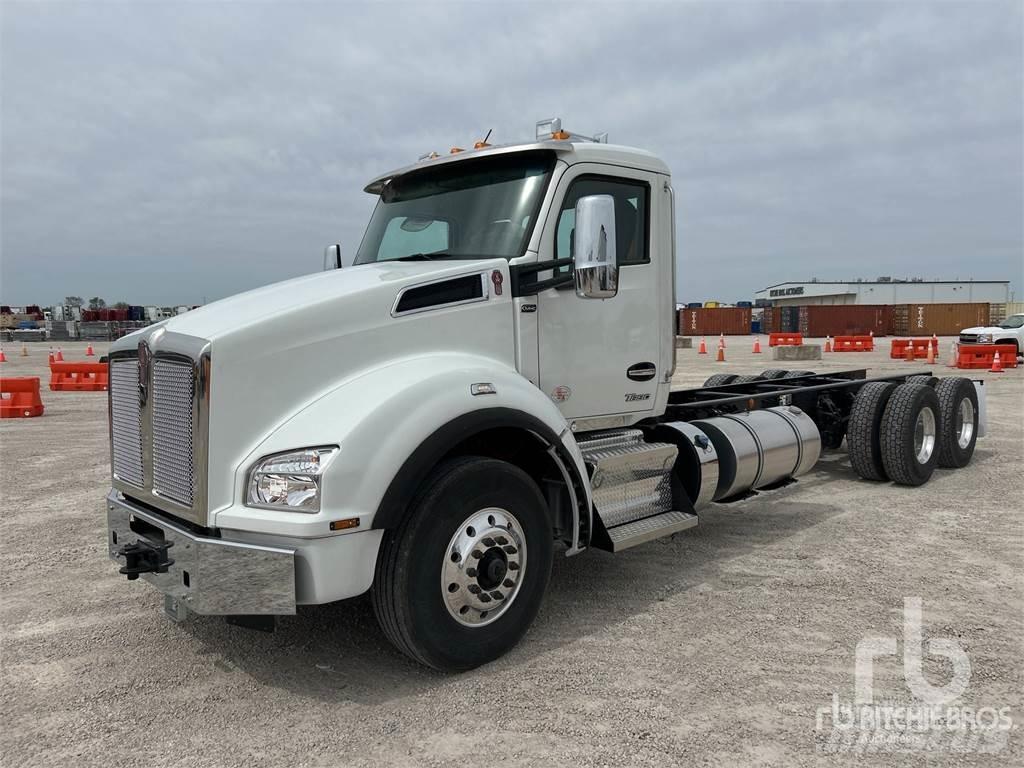 Kenworth T880 شاحنات بمقصورة وهيكل