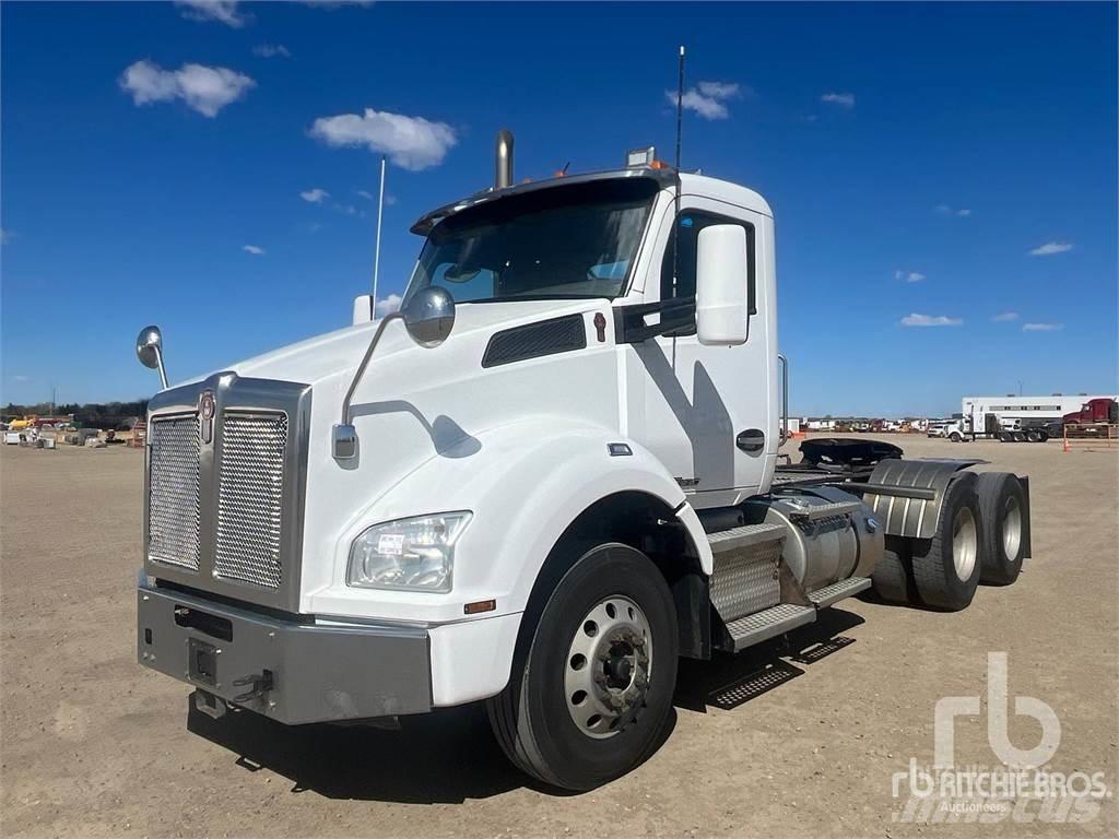 Kenworth T880 وحدات الجر