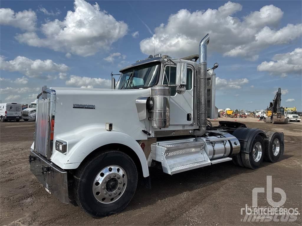 Kenworth W900 وحدات الجر