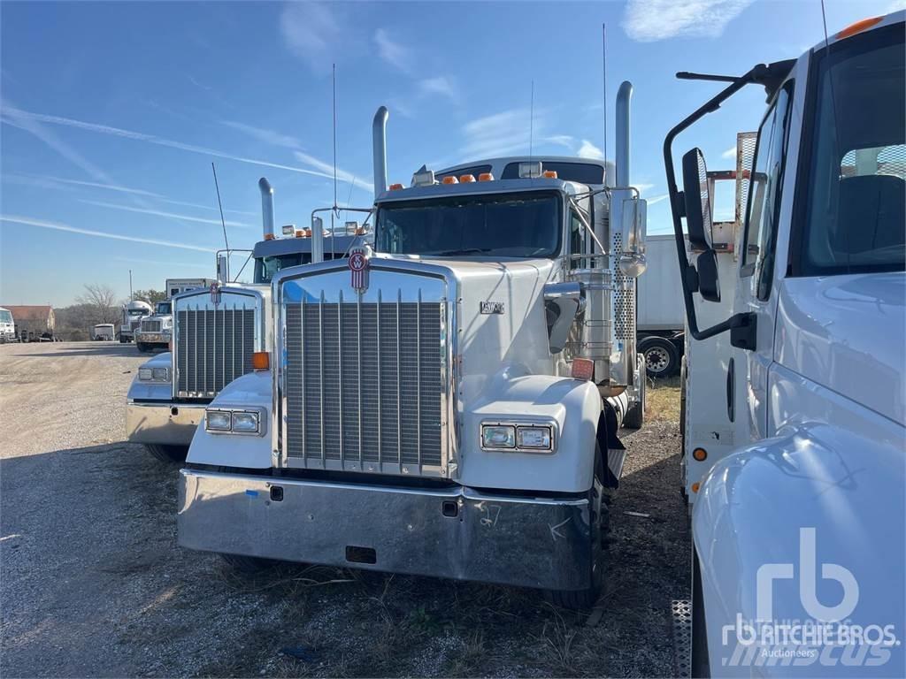 Kenworth W900 وحدات الجر