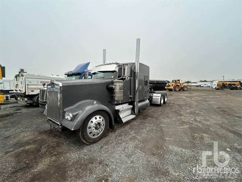 Kenworth W900 وحدات الجر