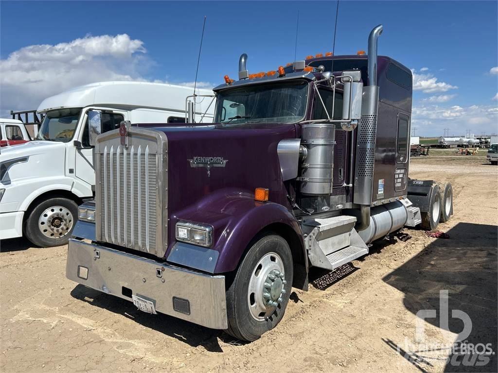 Kenworth W900 وحدات الجر