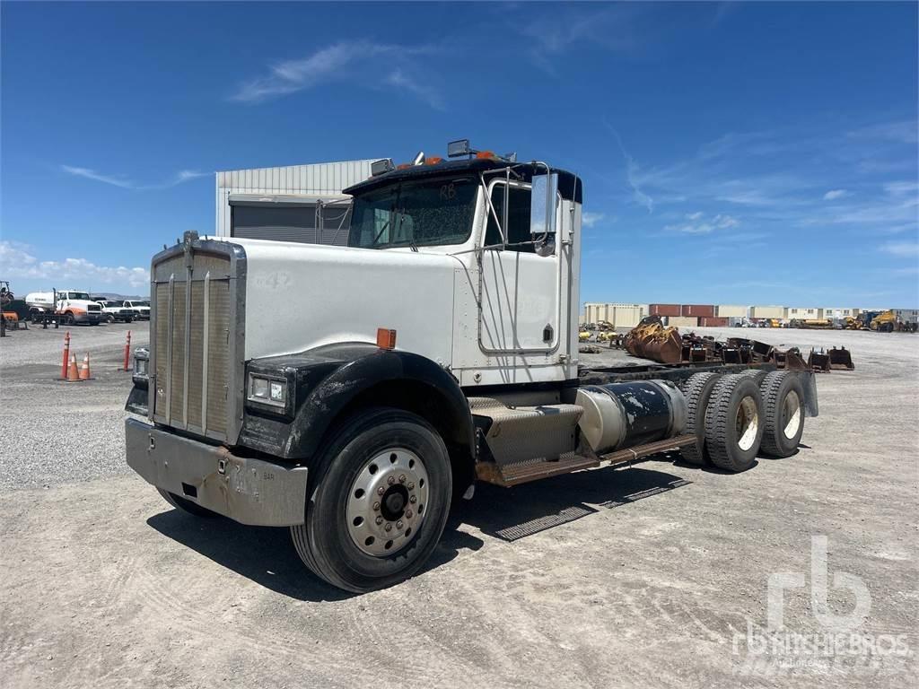 Kenworth W900 مركبات الأغراض العامة