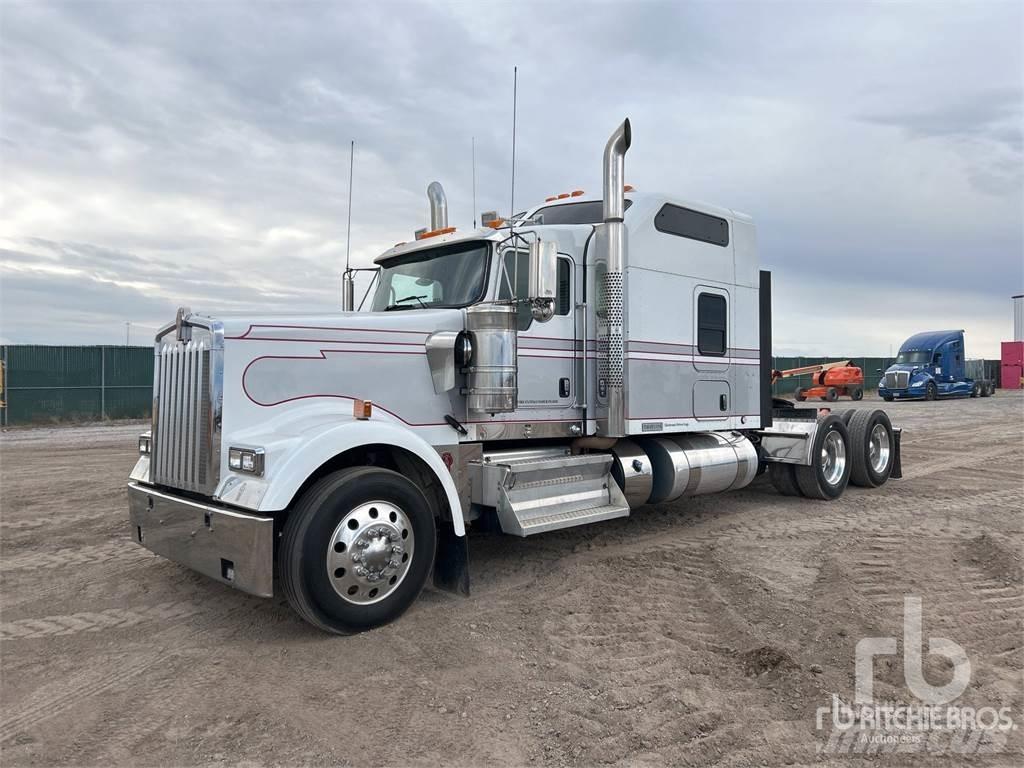 Kenworth W900 وحدات الجر