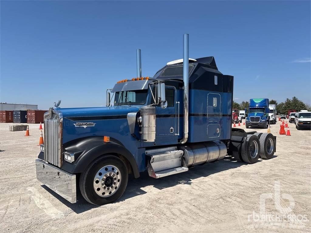 Kenworth W900 وحدات الجر