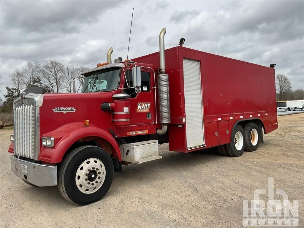 Kenworth W900 شاحنات ذات صهاريج