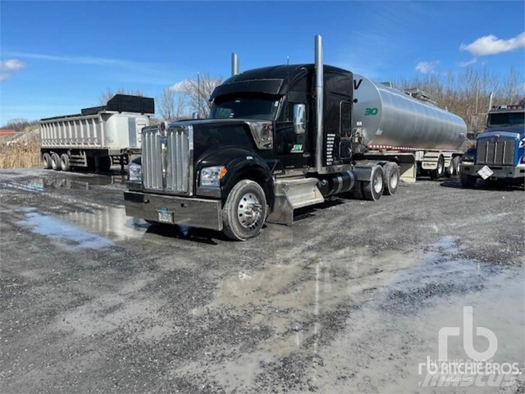Kenworth W990 وحدات الجر