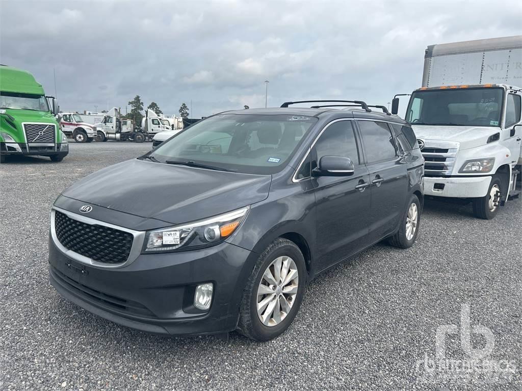 Kia SEDONA شاحنة مقفلة