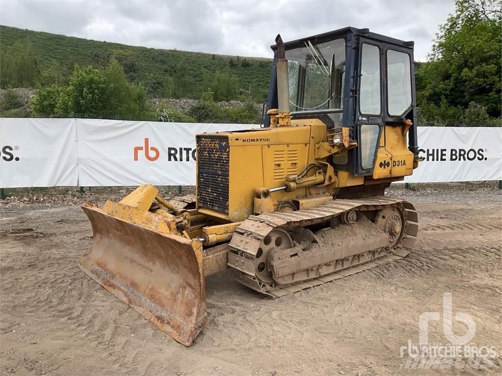 Komatsu D31A-17 بلدوزرات مجنزرة