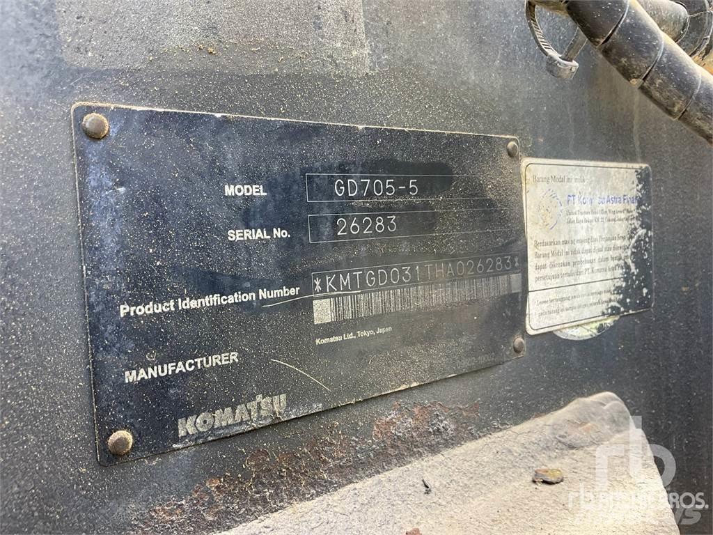 Komatsu GD705-5 معدات تمهيد الطرق