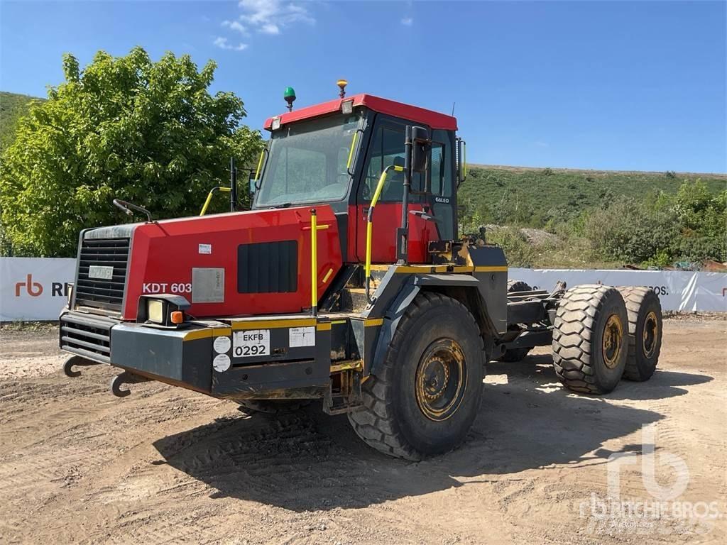 Komatsu HM300-1 ساحبات مفصلية