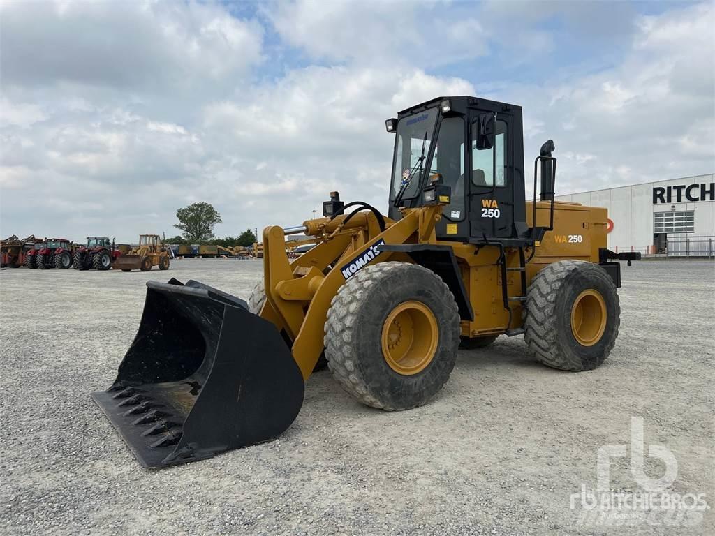 Komatsu WA250-1 لوادر بعجل