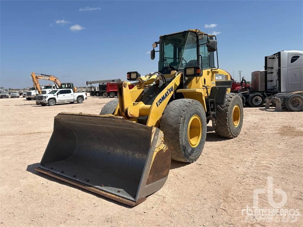 Komatsu WA250-6 لوادر بعجل