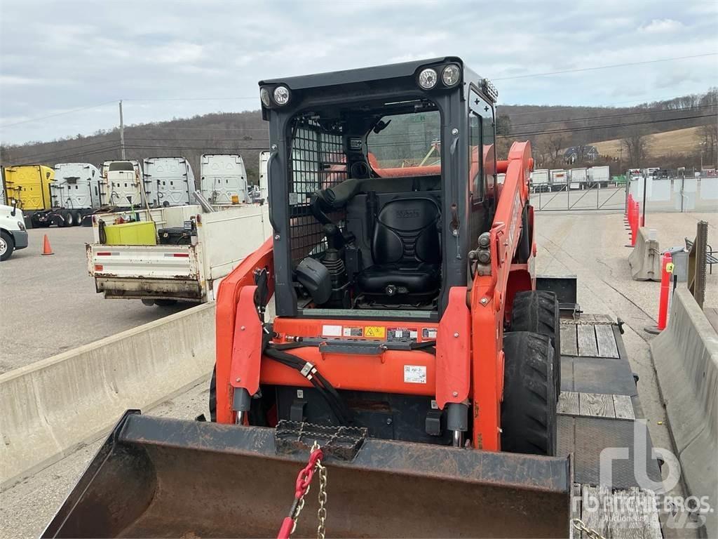 Kubota SSV65 لوادر انزلاقية التوجيه