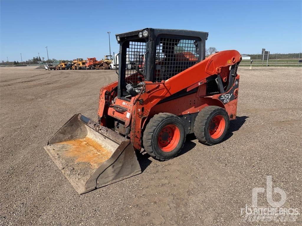 Kubota SSV65 لوادر انزلاقية التوجيه