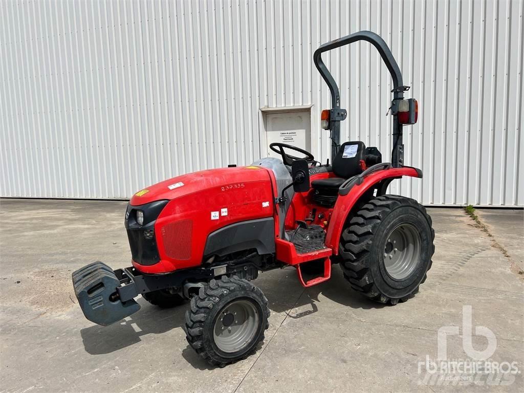 Kubota STW34R جرارات مدمجة