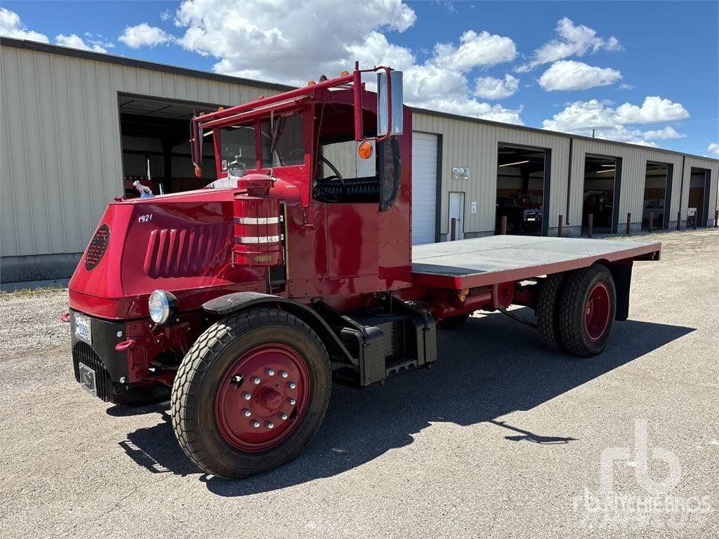 Mack AC شاحنات مسطحة/مفصلية الجوانب