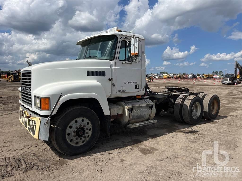 Mack CH613 وحدات الجر