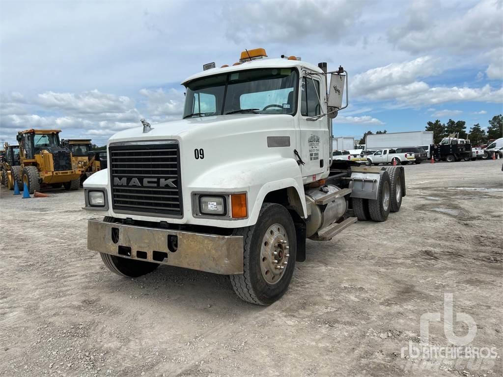 Mack CH613 وحدات الجر