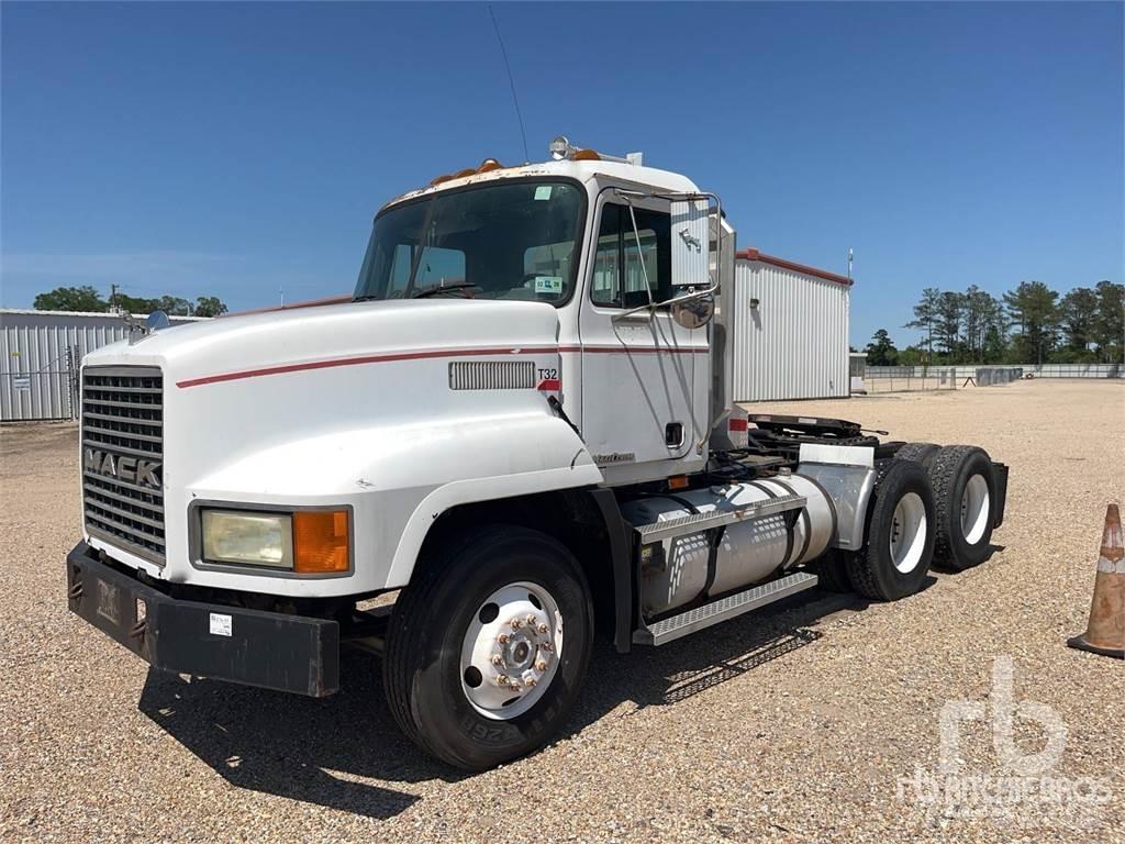 Mack CH613 وحدات الجر
