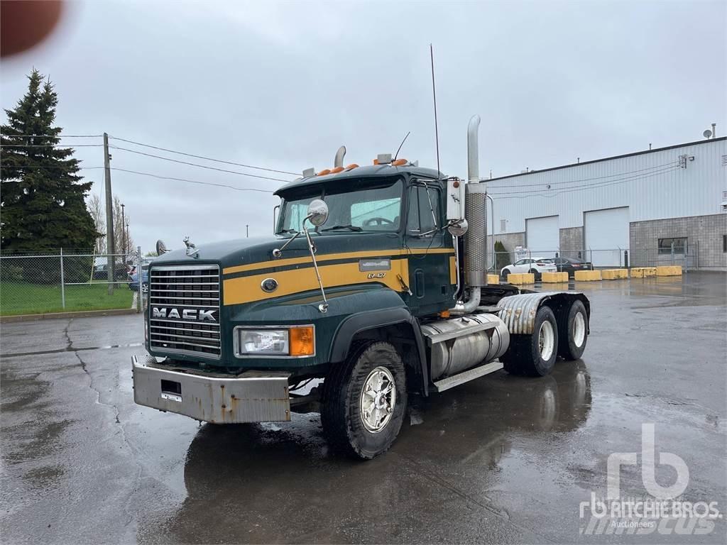 Mack CL713 وحدات الجر