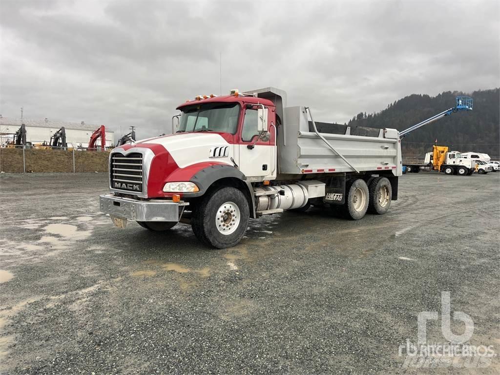 Mack CTP713B شاحنات قلابة