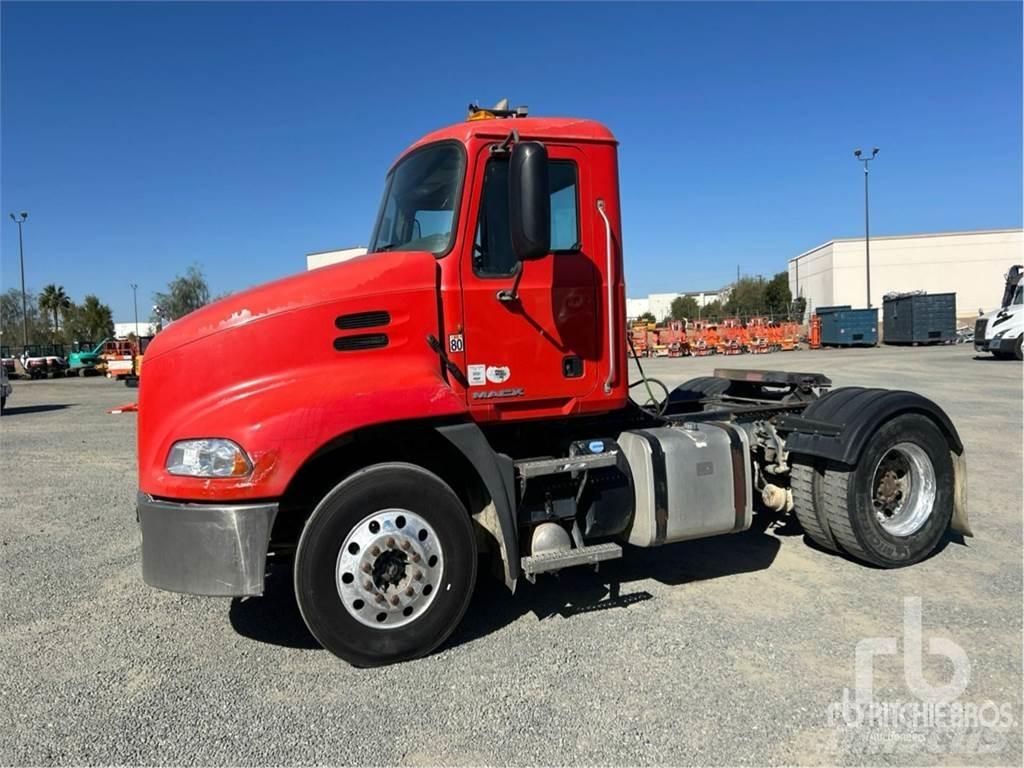 Mack CXU612 وحدات الجر